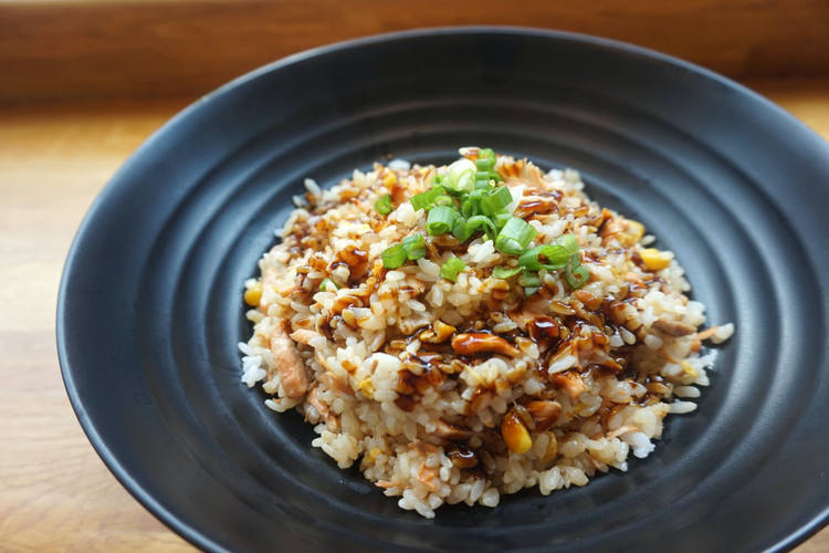 khao pad riso saltato alla thailandese