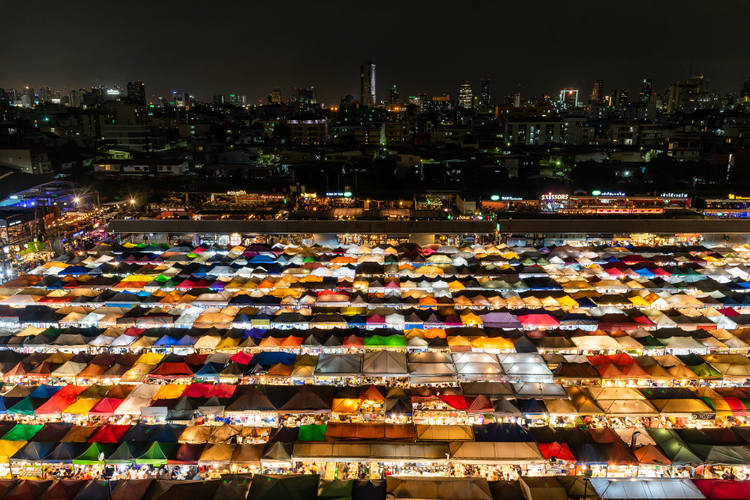 Mercato notturno a Bangkok